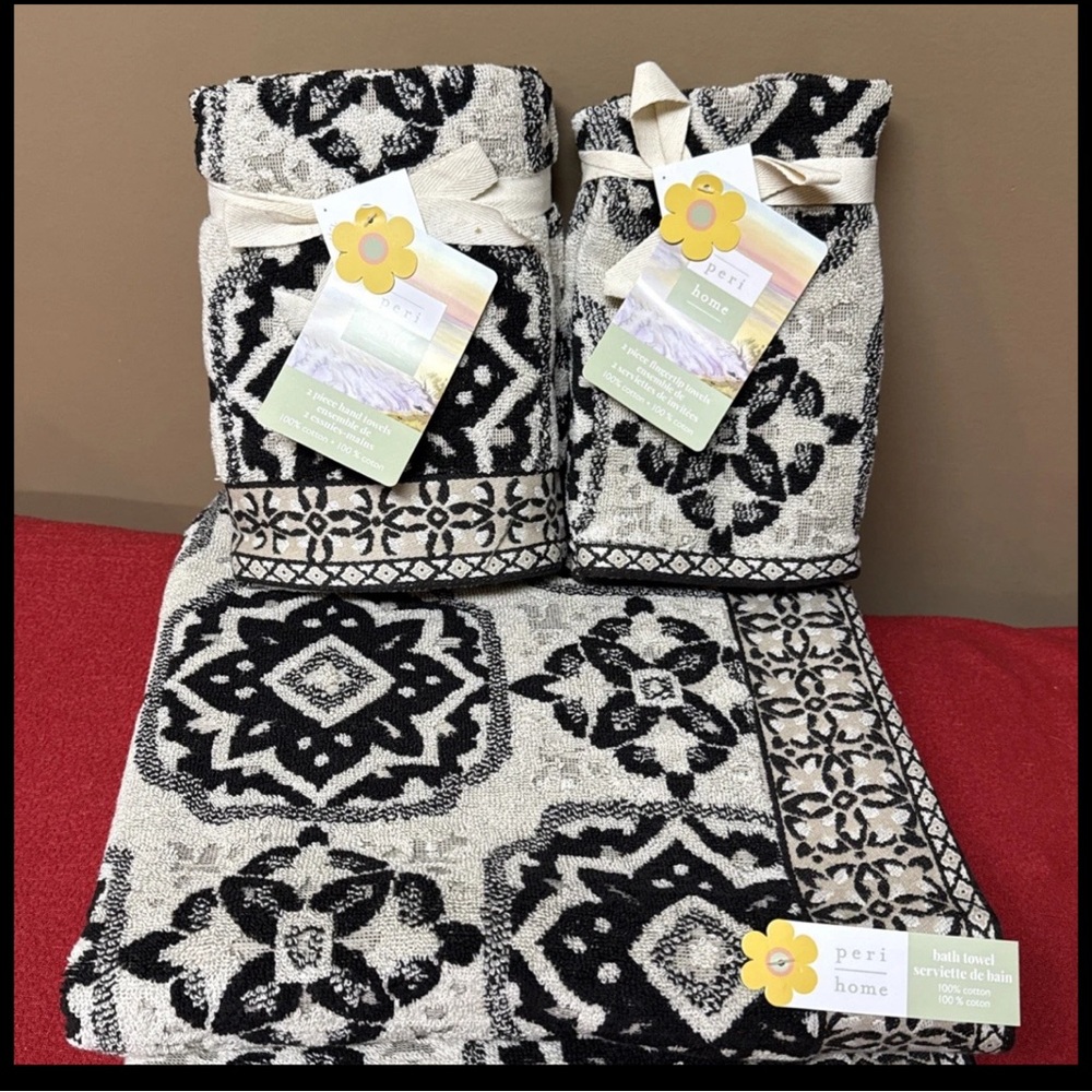 Peri Home 5 Pc Moroccan Tiles Black Tan Set: 1 Bath 2 Hand 2 Tip Towels NWT